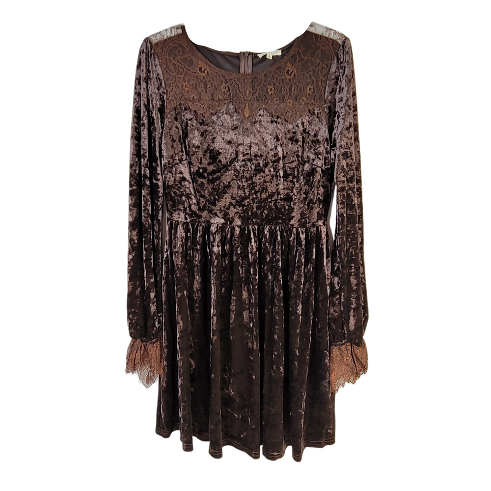 Main Strip velvet gathered waist lace trim dress